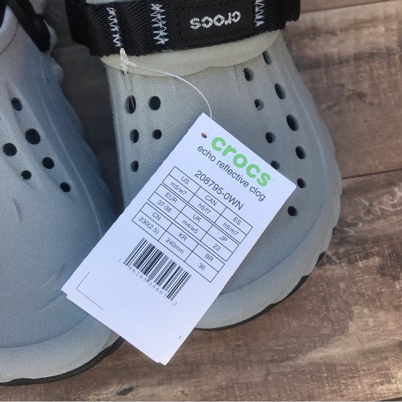 Crocs Echo Reflective Clog - Picture 4 of 16